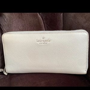 Kate Spade pebble leather light gray wallet